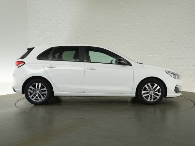 i30 PASSION+RÜCKFAHRKAMERA+SITZ-/LENKRADHEIZUNG+