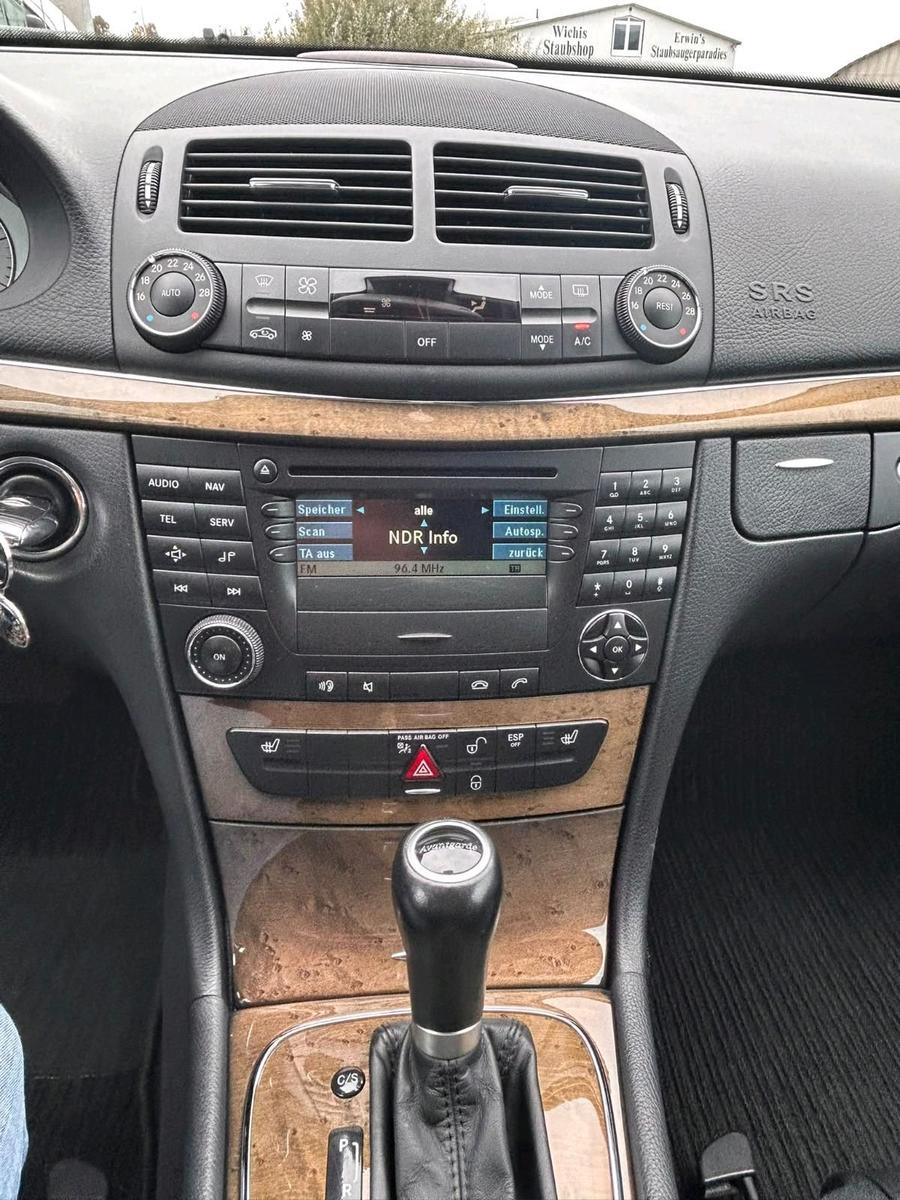 Mercedes-Benz E220 2007 — photo 14