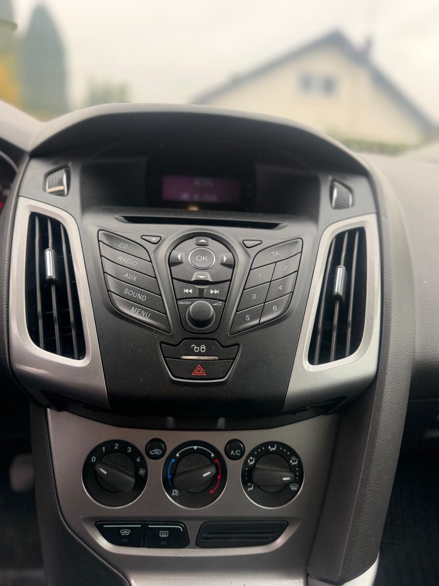 Ford Focus 2012 — photo 33