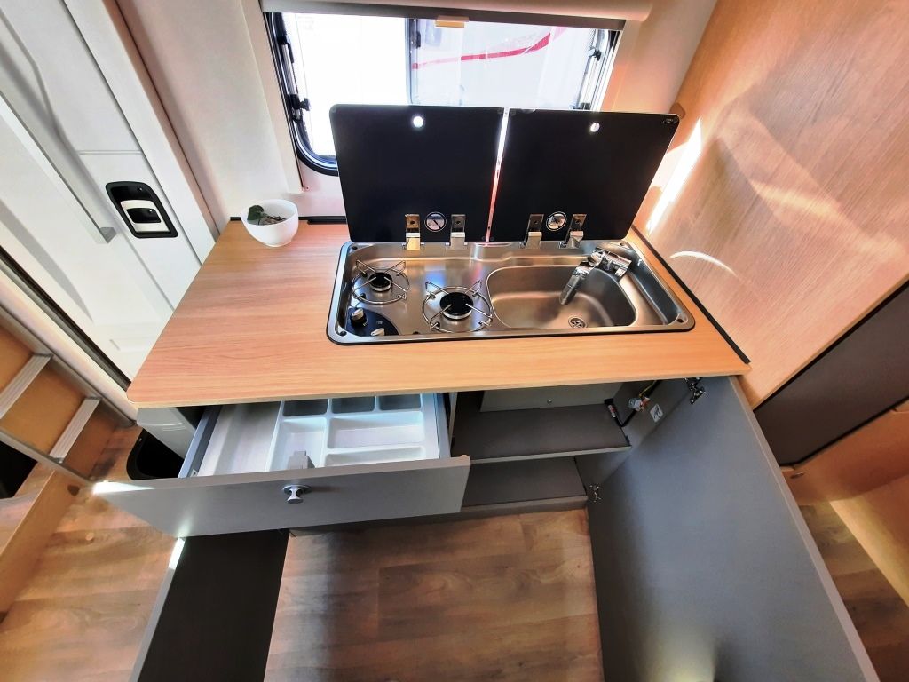 Fahrzeug Übersicht 15 Fahrzeugabbildung LMC Tourer A 690 G Verfüg./Sparen Sie 29.699,- €