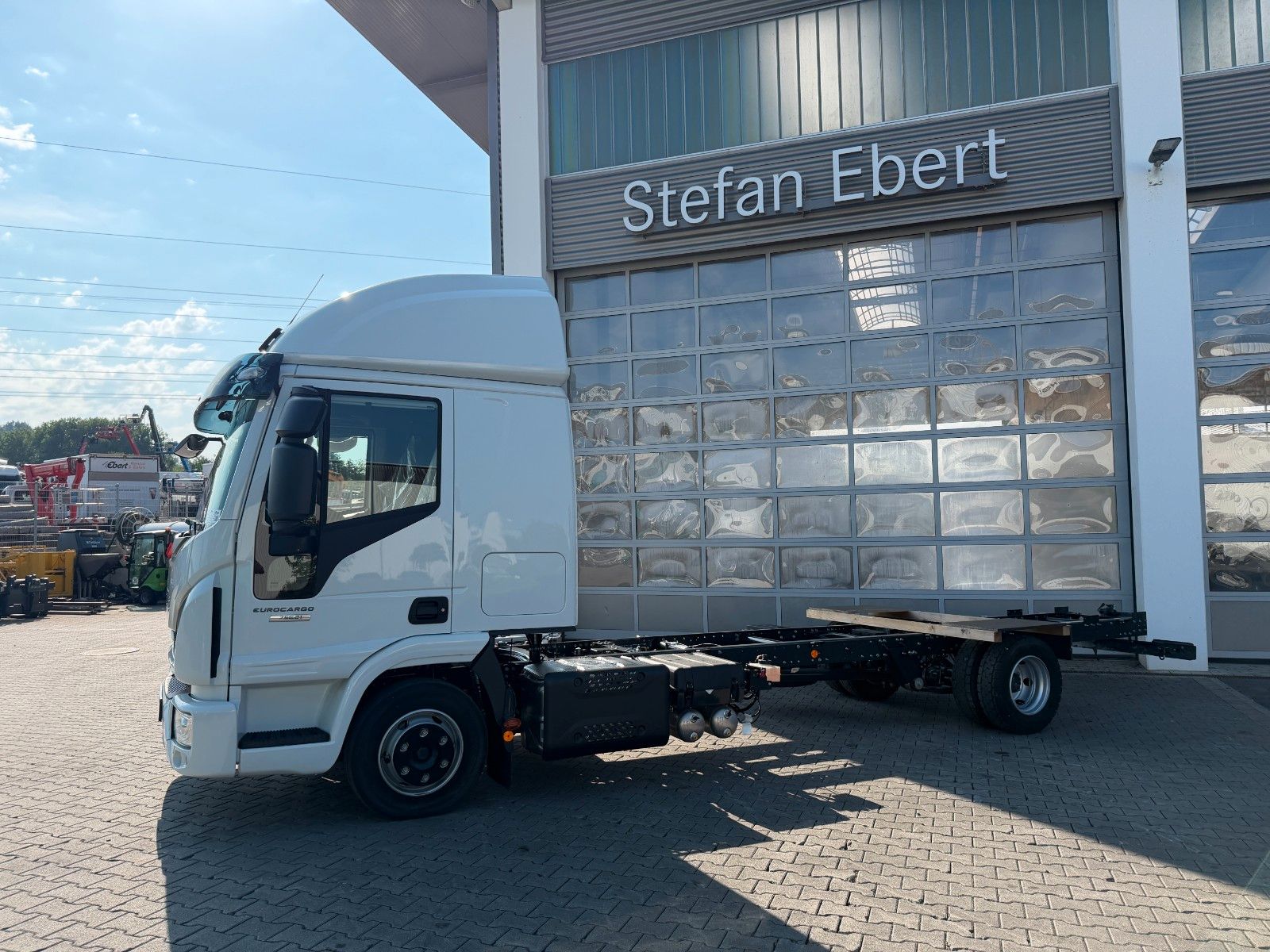 Fahrzeugabbildung Iveco Eurocargo ML75E21/P Bett AHK Klima Standheizung
