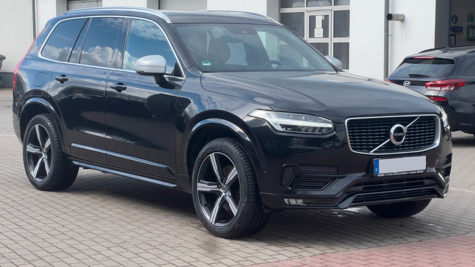 Fahrzeugabbildung Volvo XC90 D5 R-Design*LED*LUFT*CAM*7Sitze