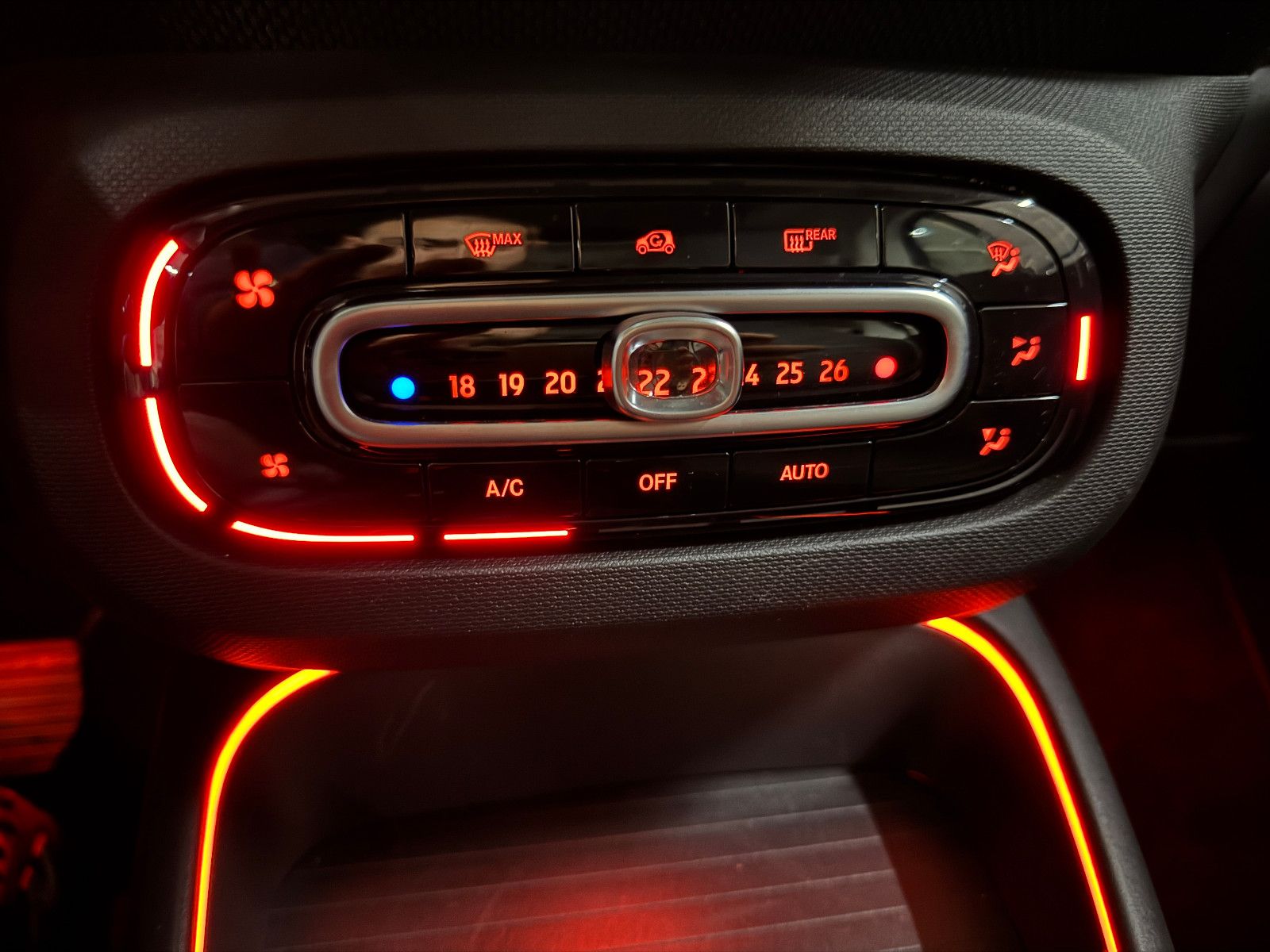 Fahrzeugabbildung Smart ForTwo Coupe EQ PRIME EXCLUSIVE ABSOLUT VOLL 22K