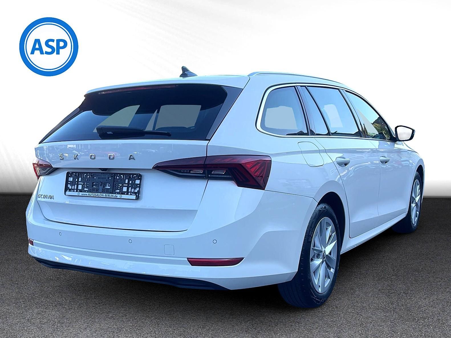 Skoda Octavia Combi 2,0 TDI DSG Style LED HUD PANO NAV foto 5