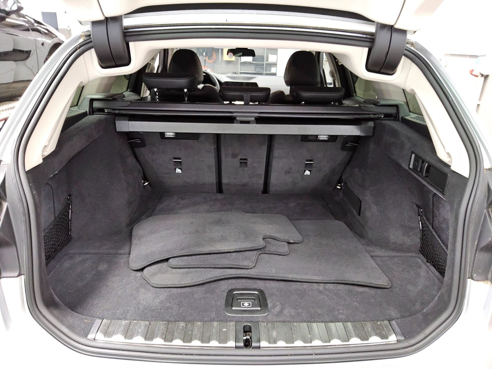 BMW 318d Touring Advantage T-Leder Navi LED LC Prof. foto 12