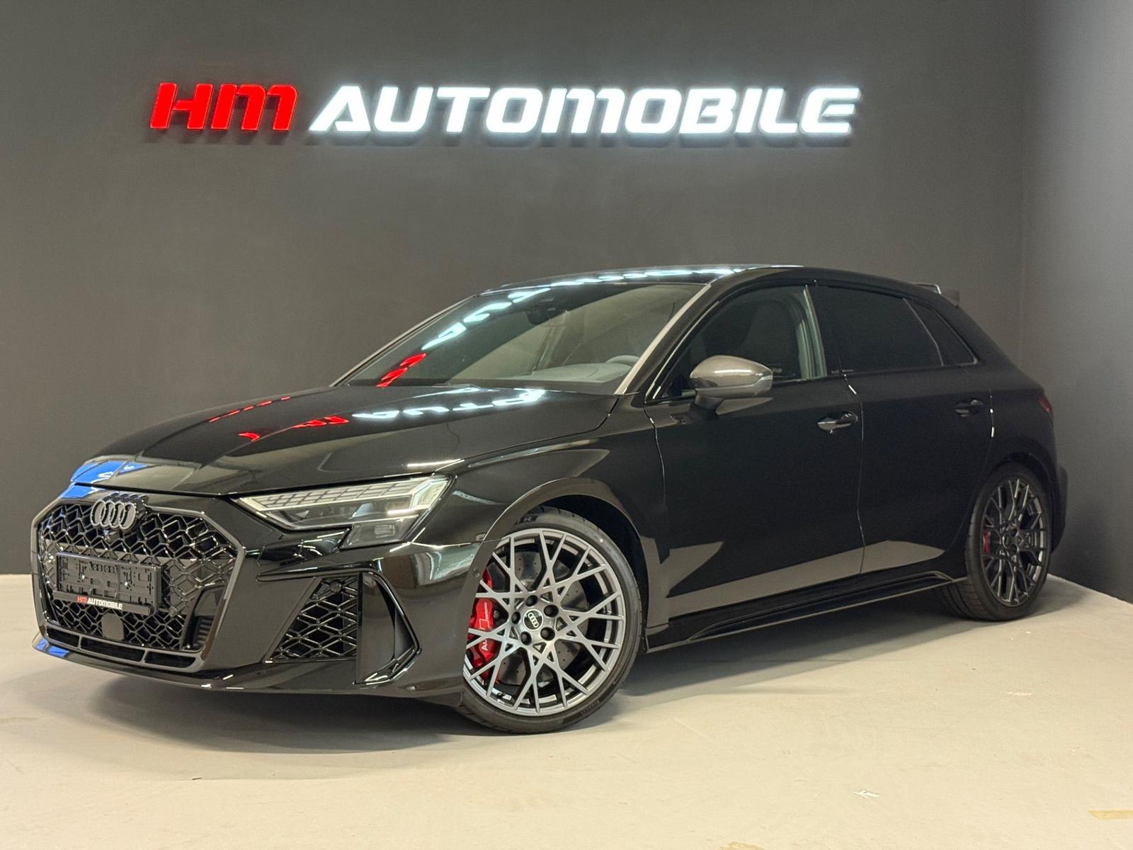 Audi RS3 SB/RACING SEATS/PANO/360°/CARBON/KERAMIK