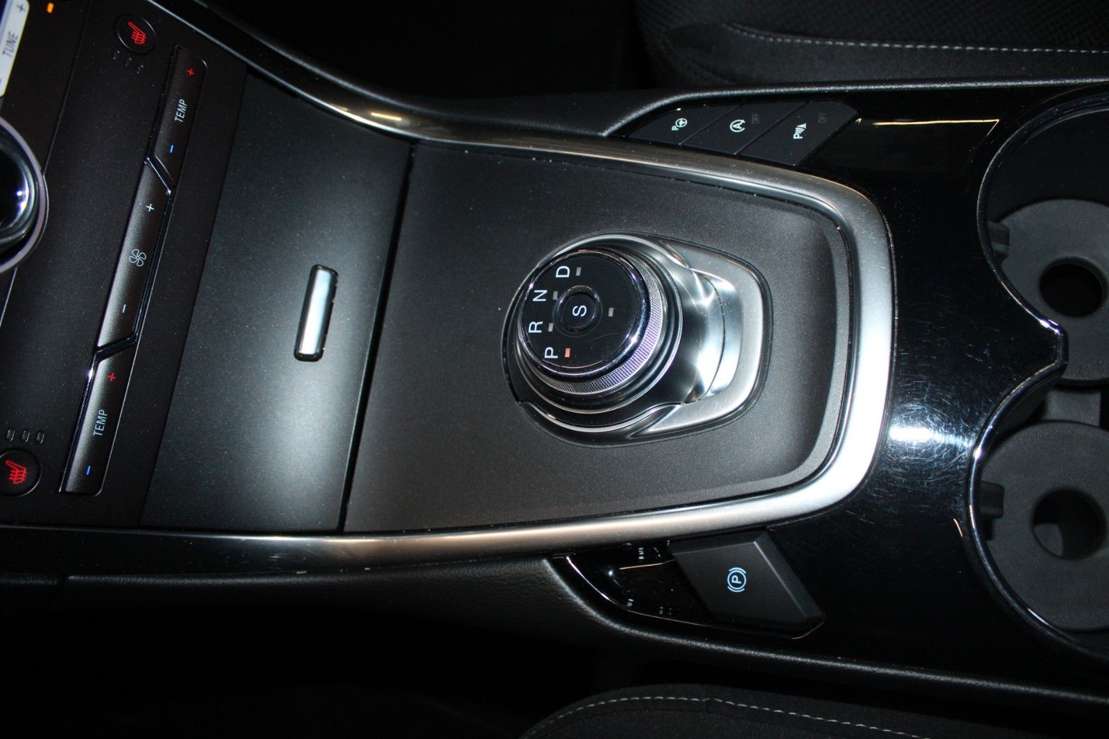 Fahrzeugabbildung Ford S-Max 140kW Titanium Automatik LED ACC CAM uvm.