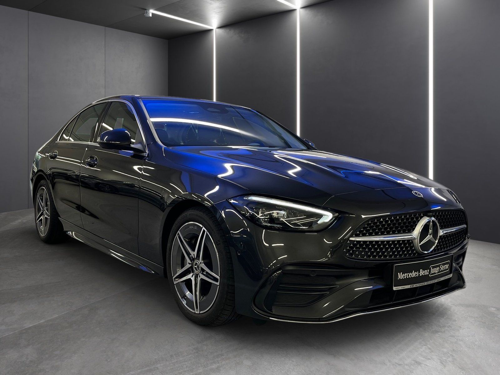 Fahrzeugabbildung Mercedes-Benz C 200 AMG Line*LED*Kamera*Memory*Totwin*CarPlay*