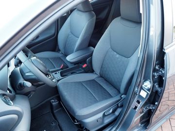 Bild 22 Toyota Yaris Hybrid Style,PDC v+h,Kamera,LED