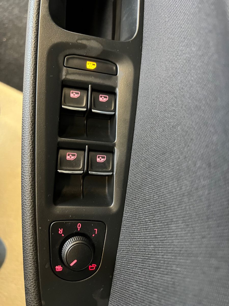 Fahrzeugabbildung SEAT Leon FR 1.5 TSI * AUTOMATIK *LED*