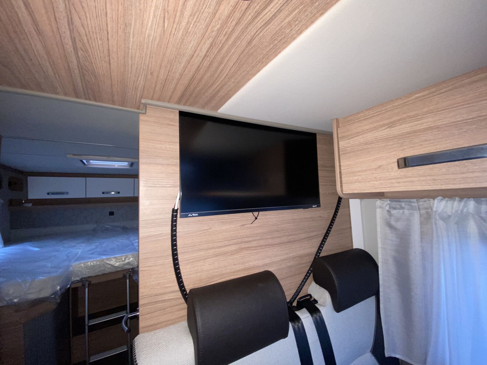 Fahrzeugabbildung Weinsberg CaraCompact Suite MB EDITION PEPPER 640 MEG 24er