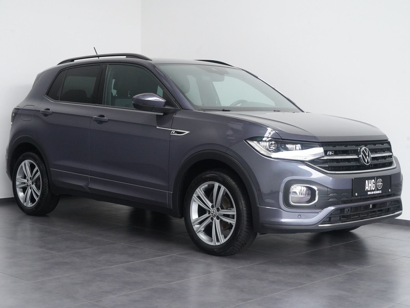 Fahrzeugabbildung Volkswagen T-Cross 1.0 TSI DSG R-Line LED/NAVI/DAB/CARPLAY