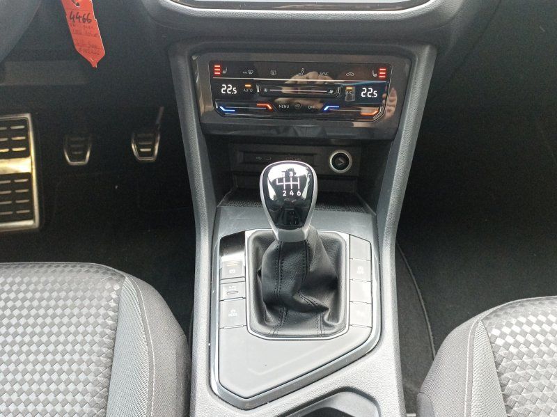 Fahrzeugabbildung Volkswagen Tiguan 1.5 TSI Active   ACC+KAMERA+NAVI+SMART-LI