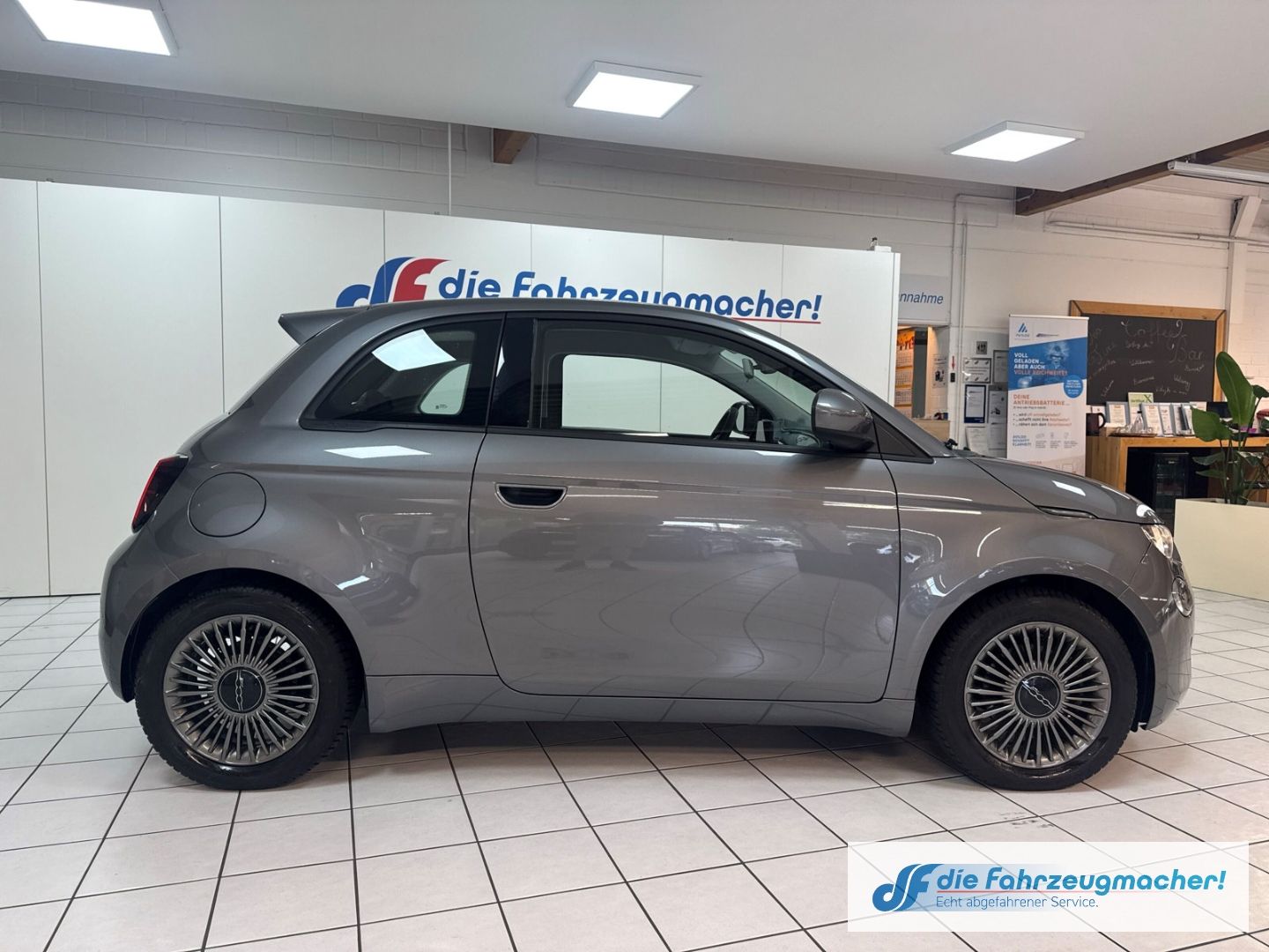 Fahrzeugabbildung Fiat 500 e Icon Navi Digitales Cockpit Memory Sitze A