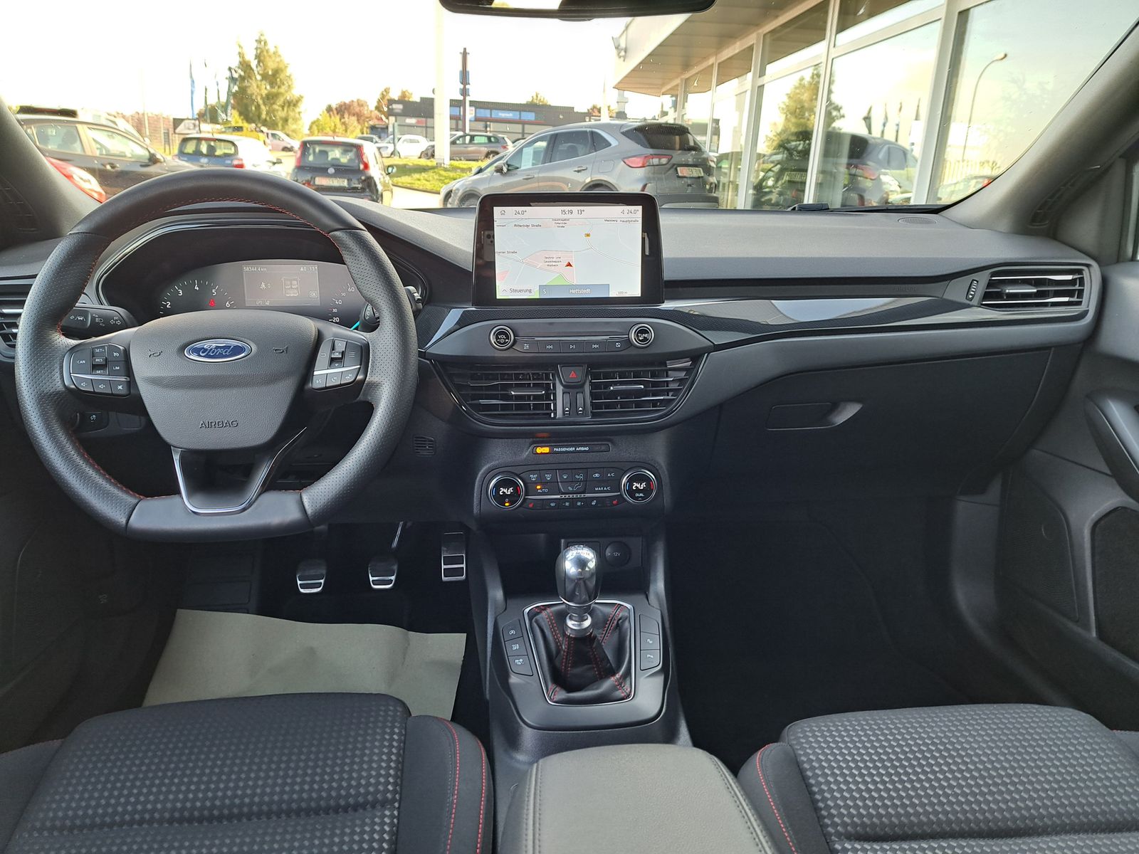 Fahrzeugabbildung Ford Focus ST-Line LED NAVI KAMERA PARK-ASSISTENT