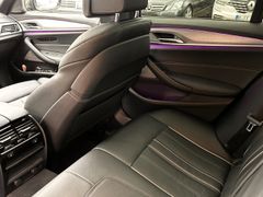 Fahrzeugabbildung M550 i xDrive LED HUD H&K KAM PANO