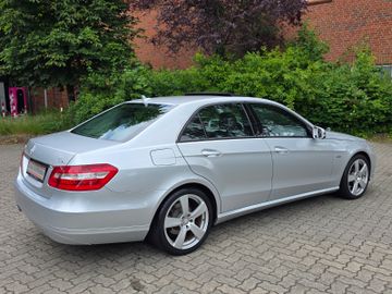 Mercedes E 220 - 8