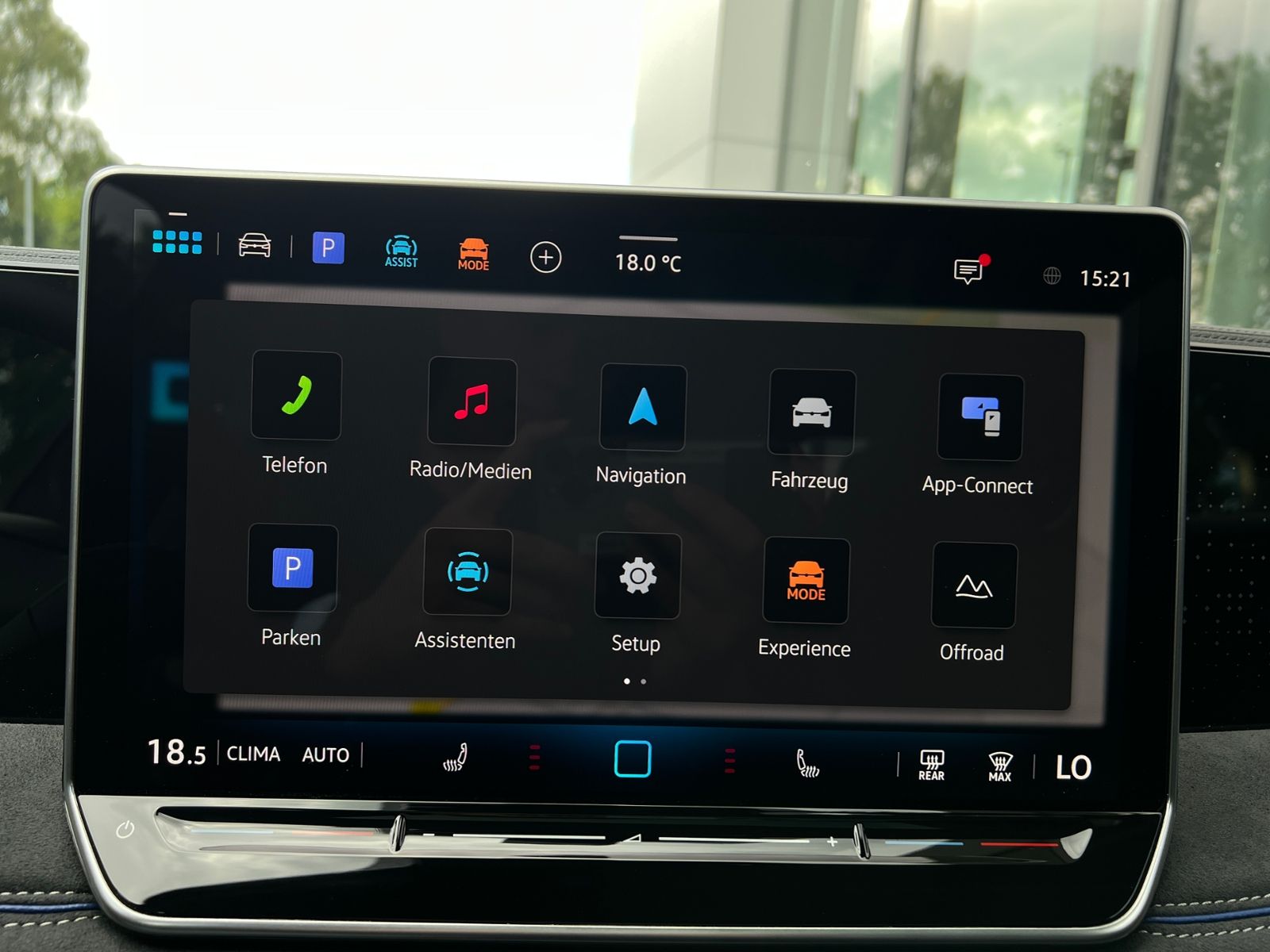 Fahrzeugabbildung Volkswagen Tiguan  R-Line 2.0 TDI DSG 4MOTION *AHK, Navi, P
