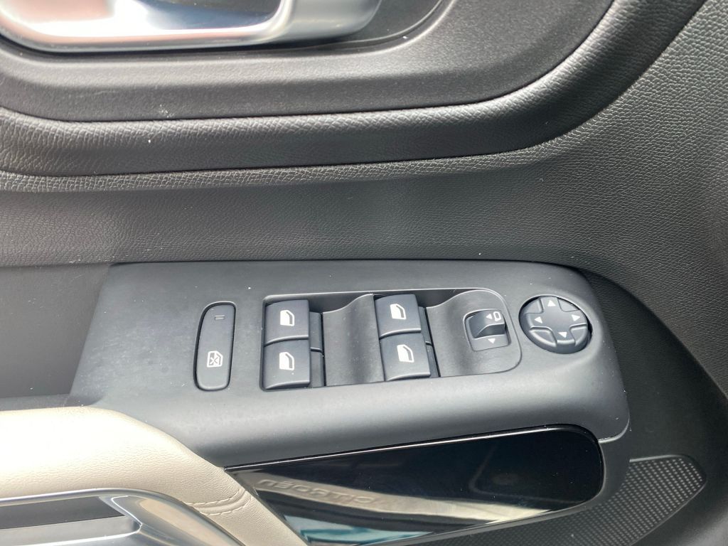 Fahrzeugabbildung Citroën C5 Aircross Pure Tech 180 S&S EAT8 SHINE *Automa