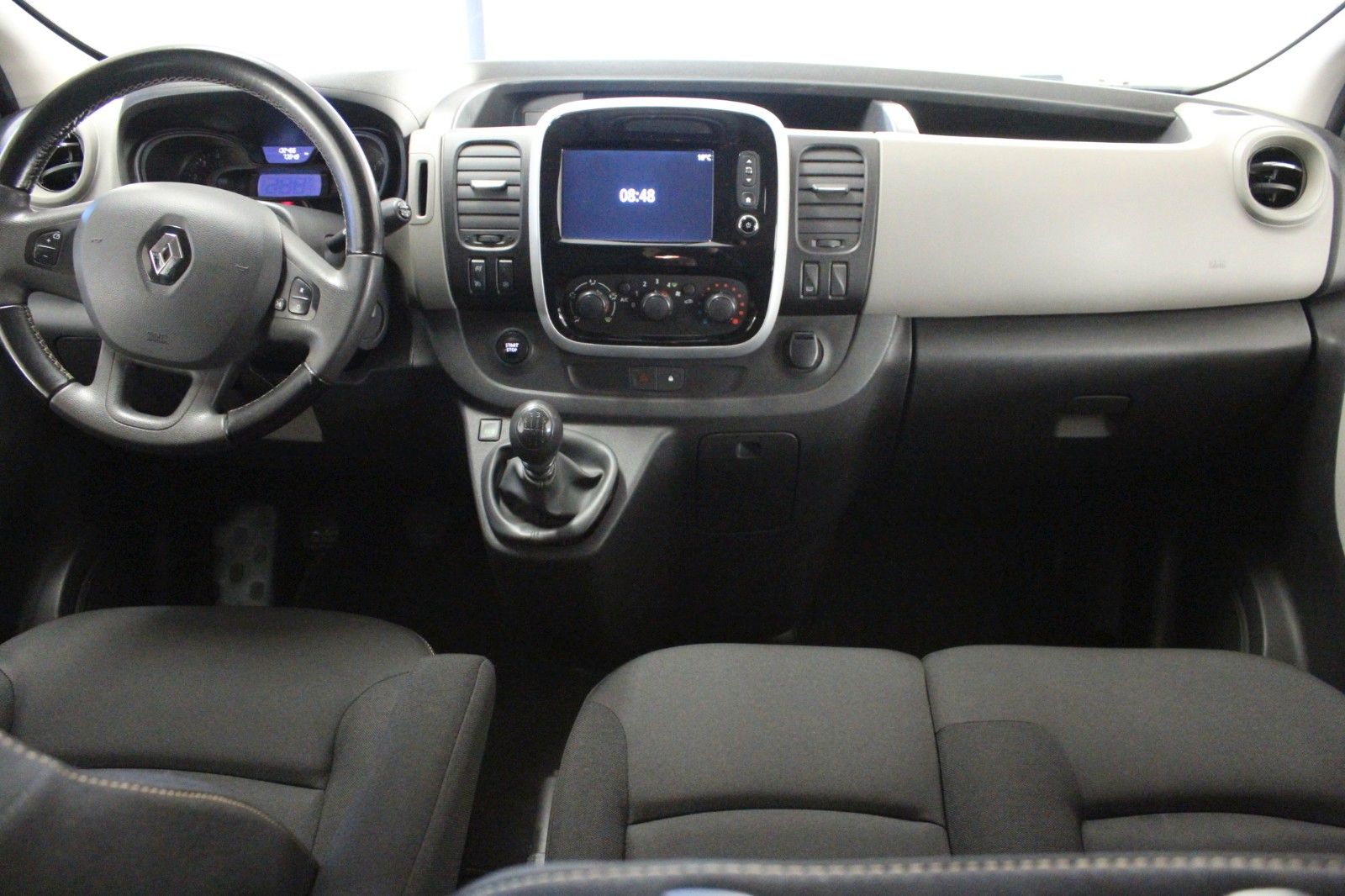 Fahrzeugabbildung Renault Trafic Grand dCi 145 Passenger *Navi*AHK*