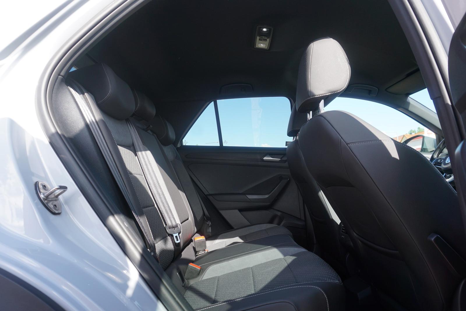 Volkswagen T-Roc 1.5 TSI R-Line DSG LED Navi ACC AHK DAB