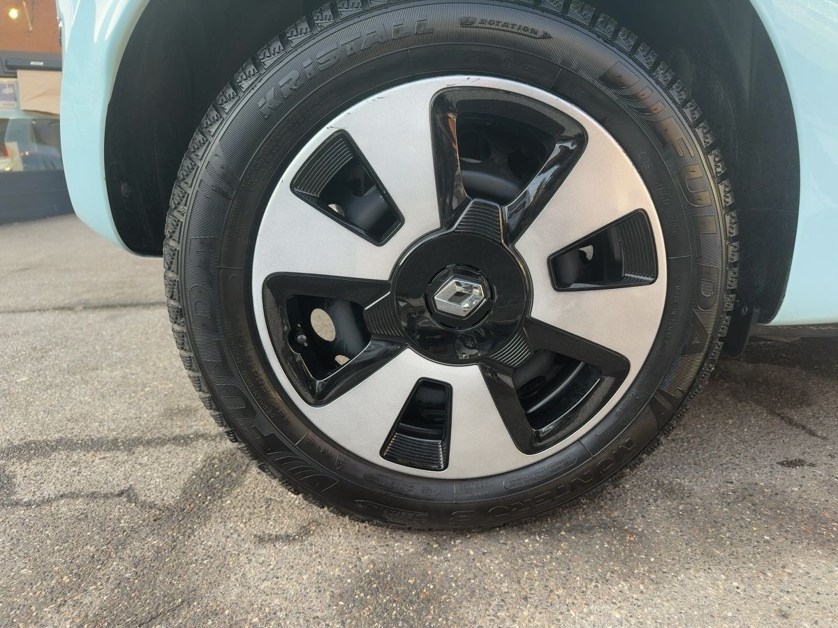 Fahrzeugabbildung Renault Twingo E-TECH VIBES Kamera EPH Klimaaut. SHZ