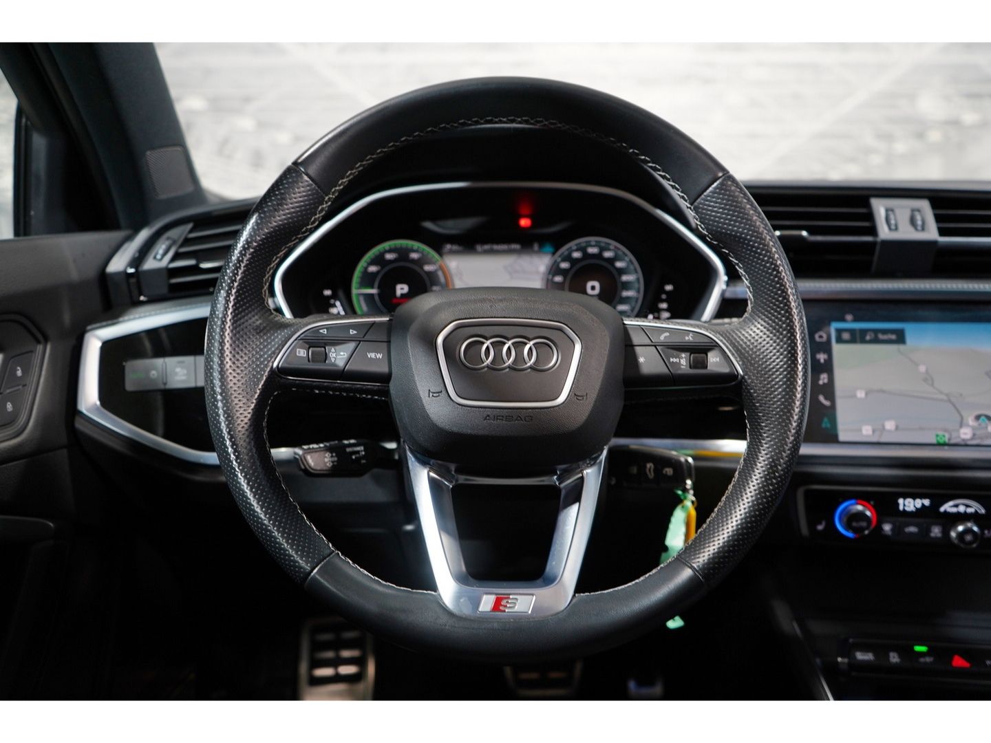 Audi Q3 S line 45 TFSI e AHK Kamera optikschwarz foto 7