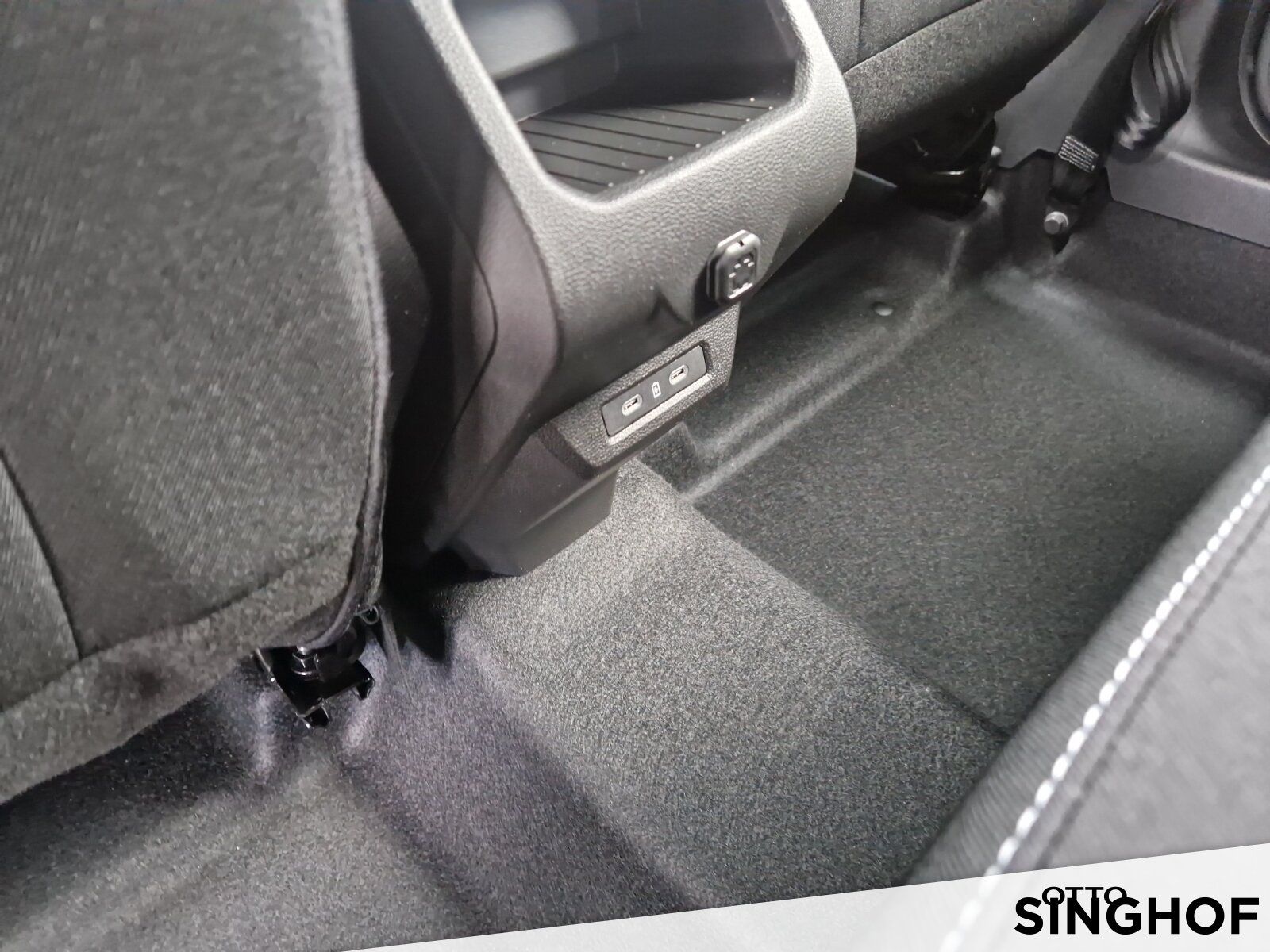 Fahrzeugabbildung Dacia New Duster Journey mild hybrid 140