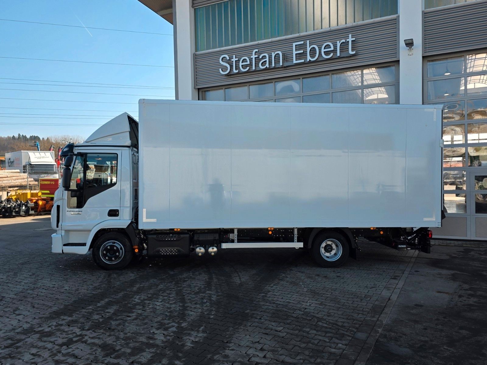 Fahrzeugabbildung Iveco Eurocargo ML80E21 Koffer LBW