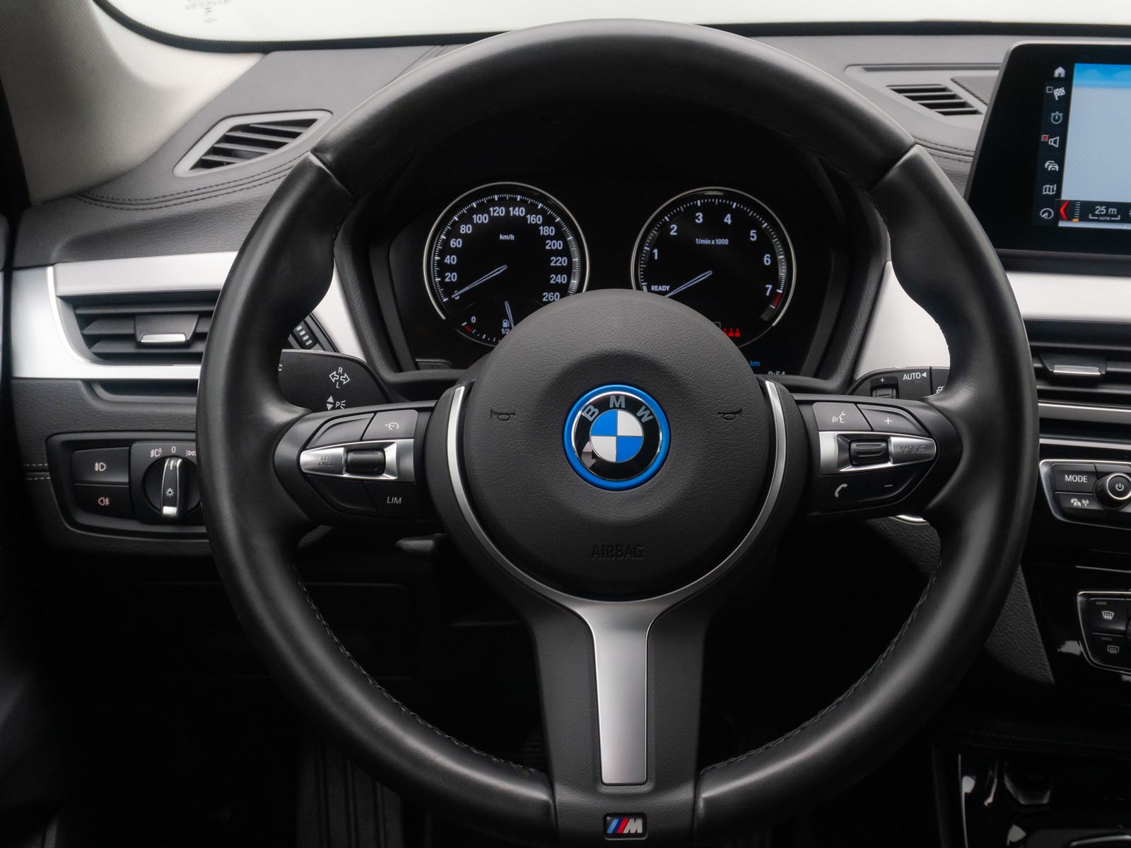 Fahrzeugabbildung BMW X1 xD25e Sport Line Kamera HUD DAB Leder 18Zoll