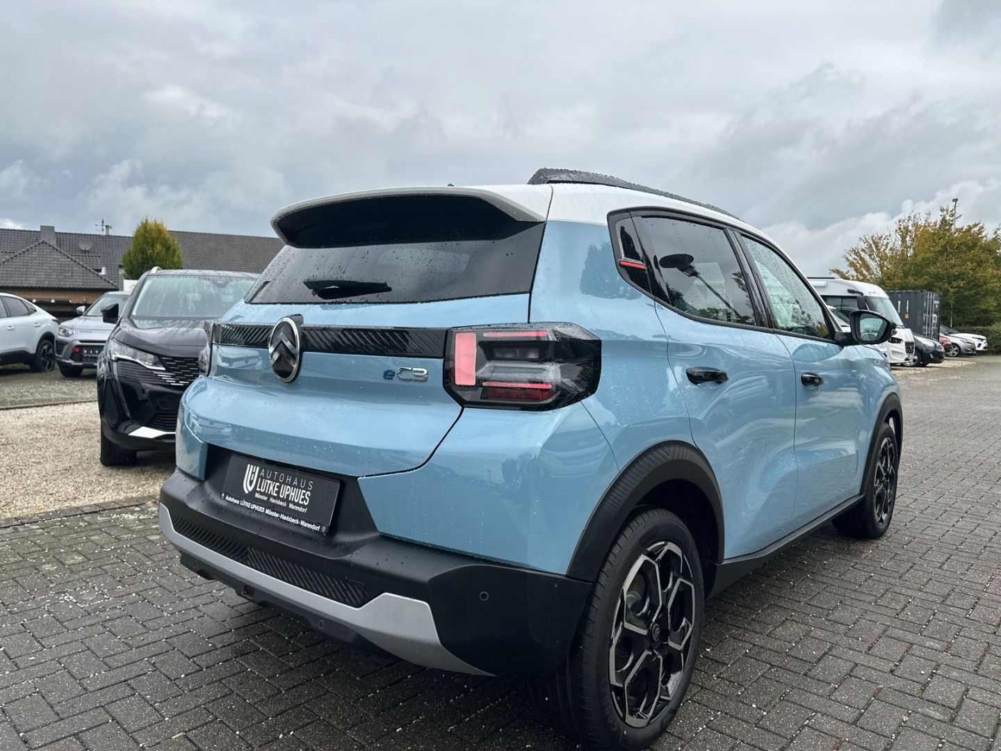 Fahrzeugabbildung Citroën C3 MAX Elektro 113 Navi CarPlay SHZ Temp.