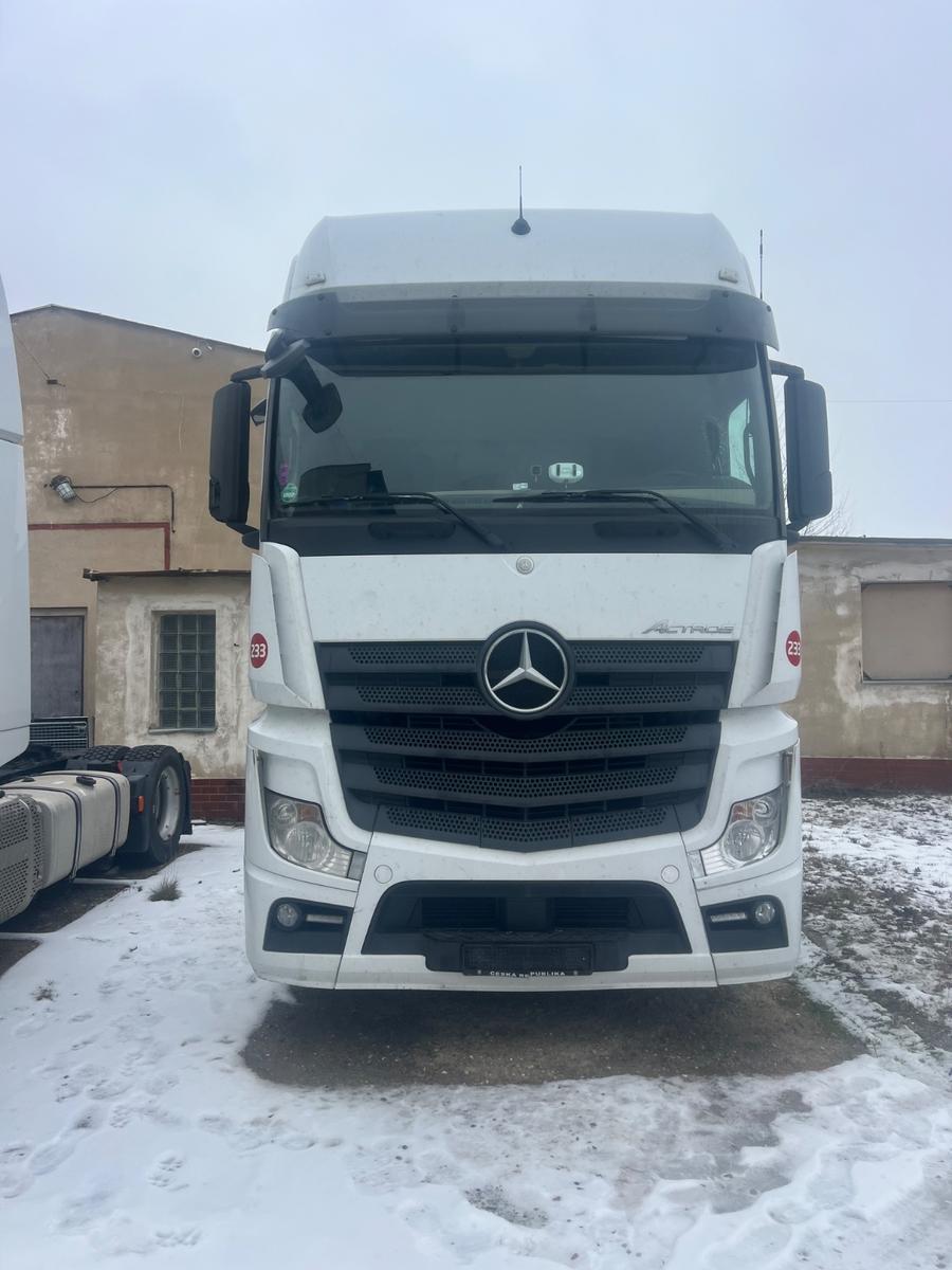 Mercedes-Benz Actros 1845