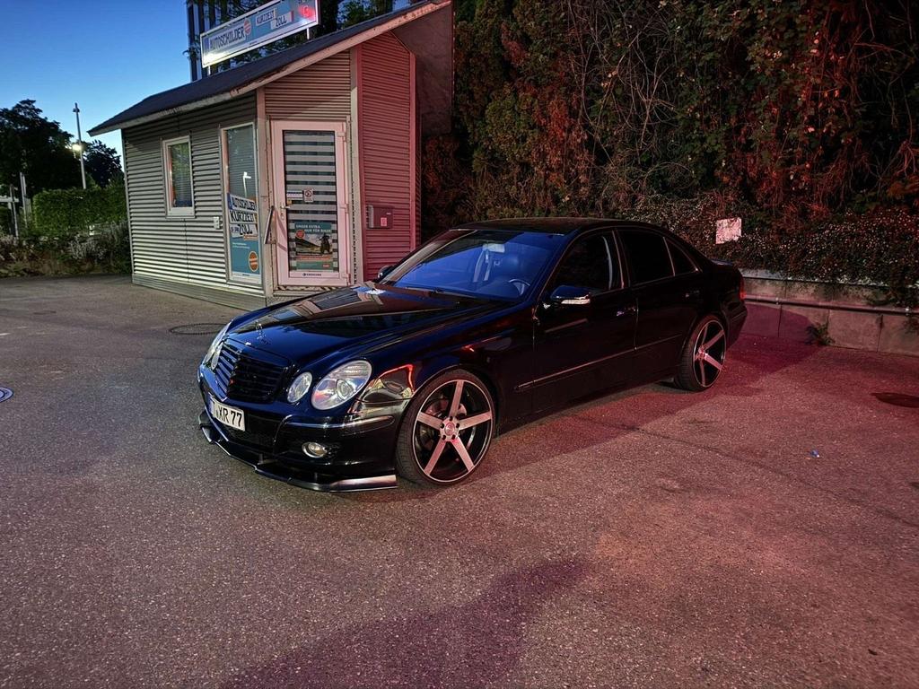 Mercedes-Benz E 300