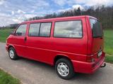 Volkswagen T4 Multivan 2, Klima, Tempomat, Womo-Zulassung - rote Volkswagen T4 Multivan