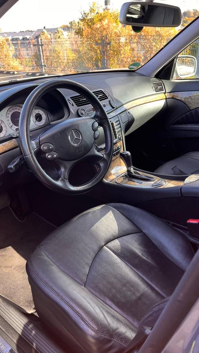 Mercedes-Benz E280 2008 — photo 10