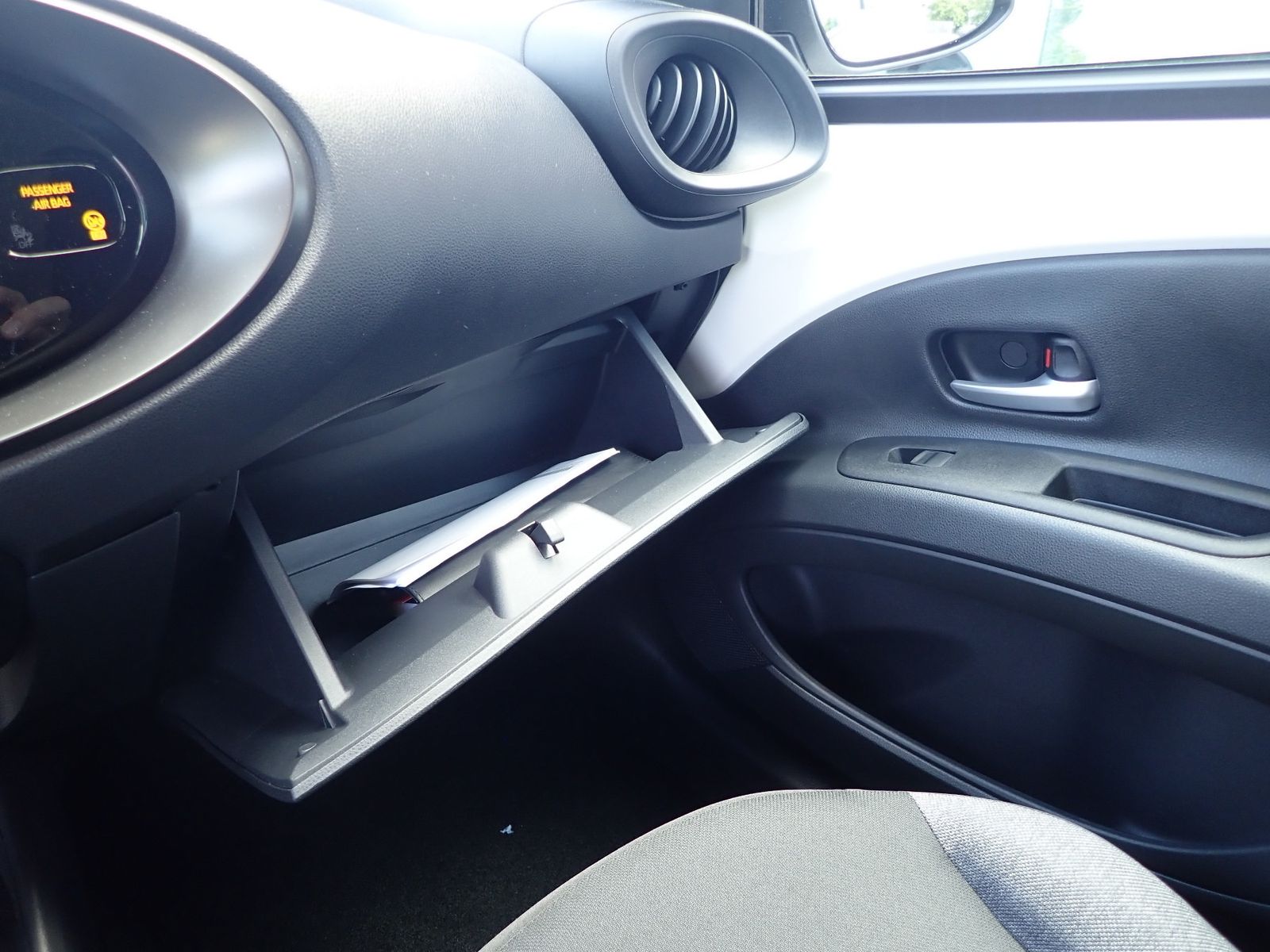 Fahrzeugabbildung Toyota Aygo X Play