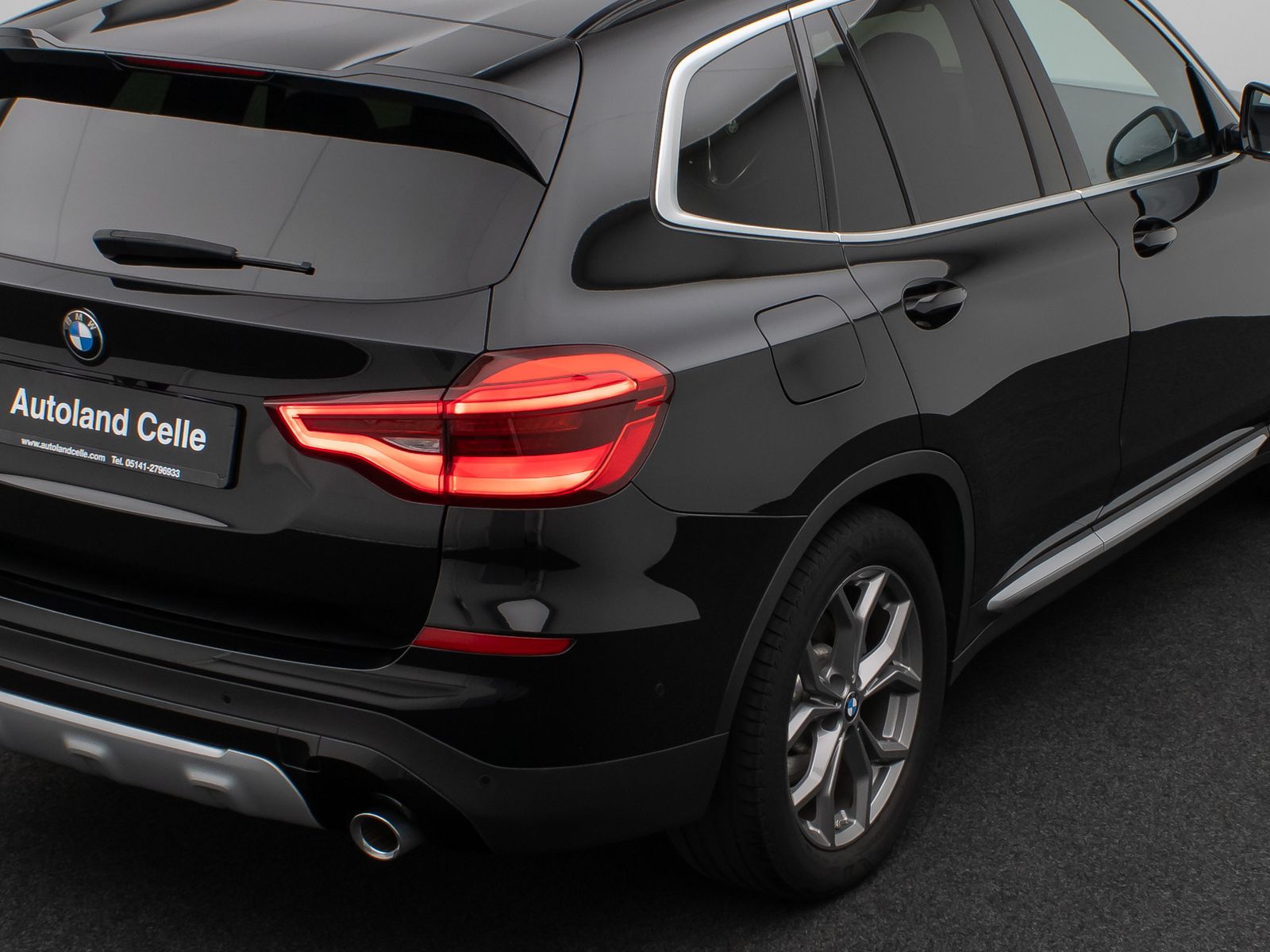 Fahrzeugabbildung BMW X3 xD20d xLine Kamera Panorama HUD DAB HiFi 19"