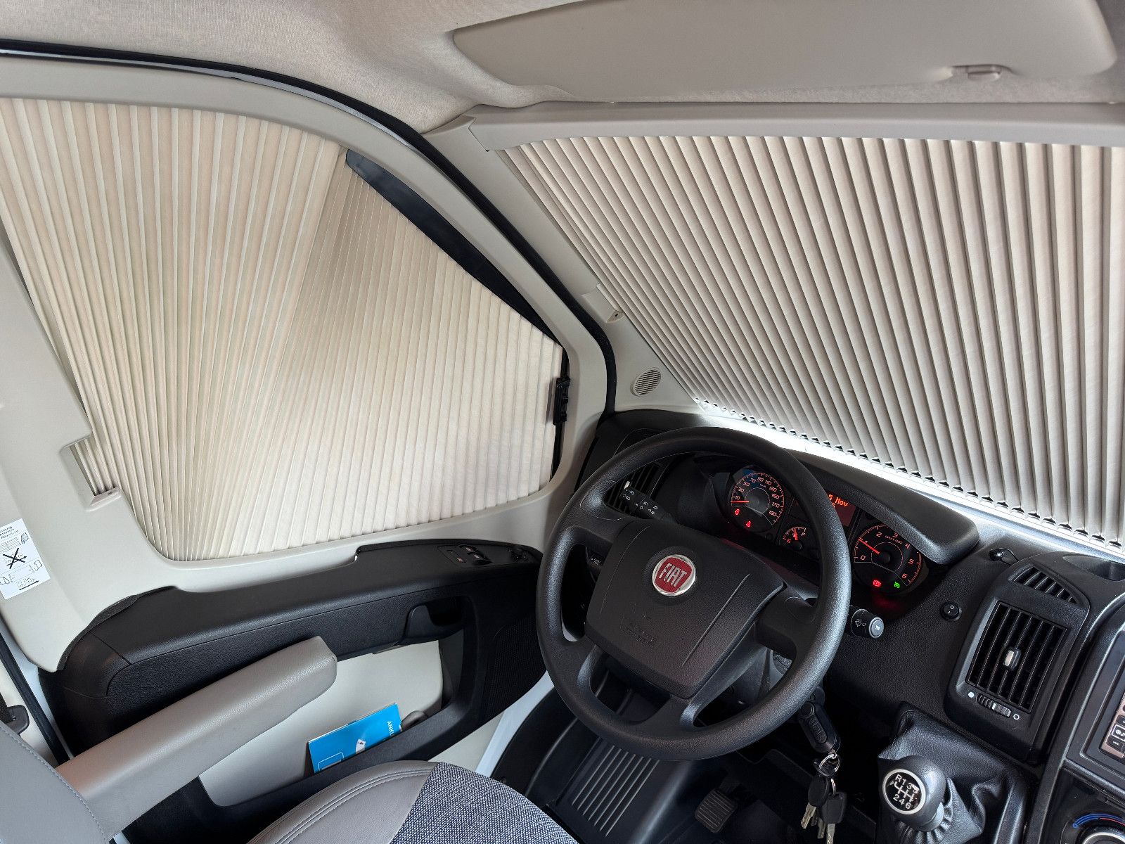 Fahrzeugabbildung Sunlight Cliff 640 FIAT EINZELLBETTEN TV KAMERA 18 ZOLL