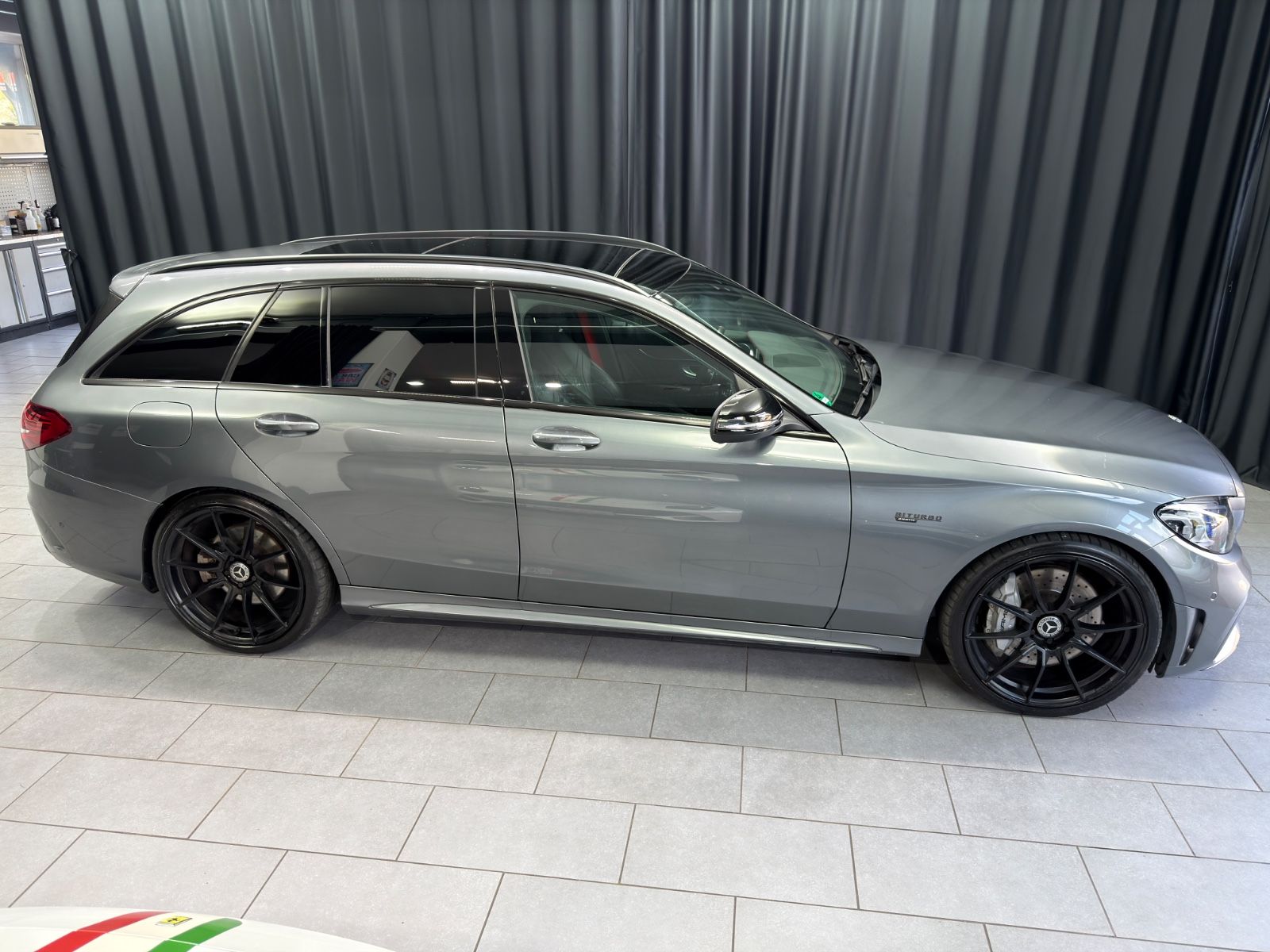 Fahrzeugabbildung Mercedes-Benz C 43 AMG T|PANORAMA|PERFORMANCE|NAVI|AHK