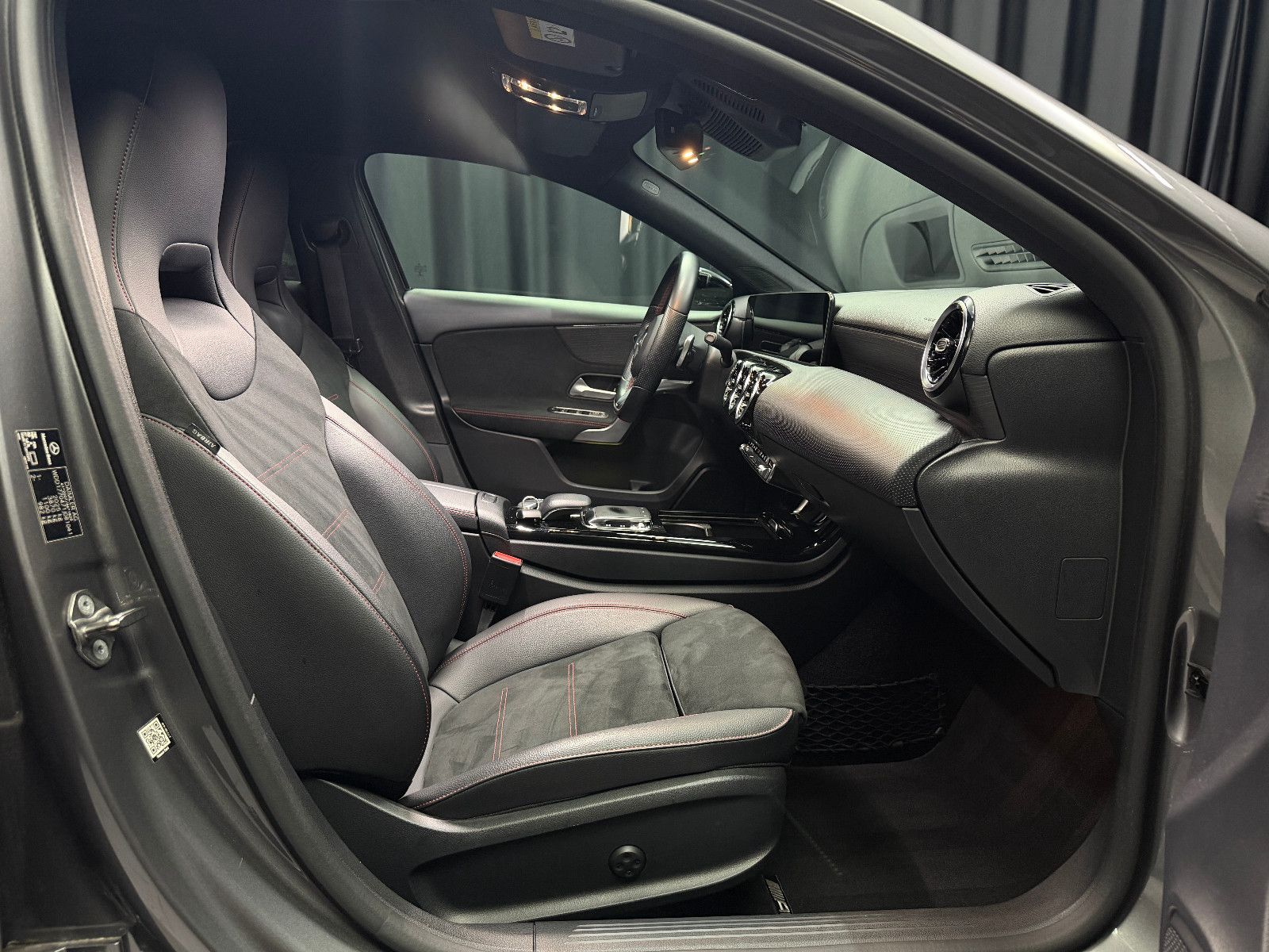 Fahrzeugabbildung Mercedes-Benz A 250 4Matic|AMG-LINE|360°|STDHZG