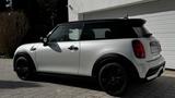 MINI Cooper S Autom. Nanuq White + Chester Malt Brown