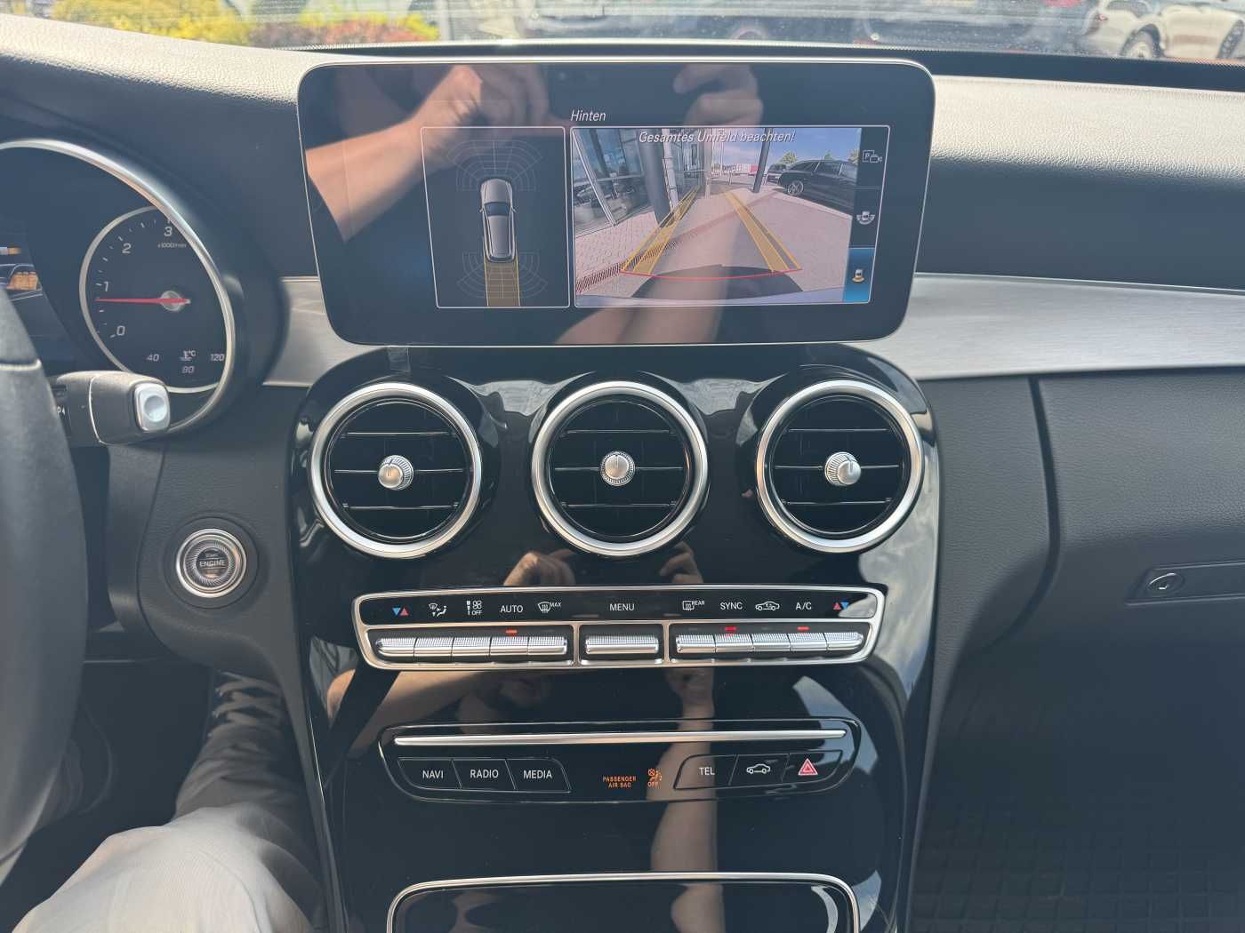 Fahrzeugabbildung Mercedes-Benz C 220d T Avantgarde+RKamera+LED+TotW+SpurH