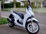 Honda SH 300i  - Honda Motorräder in Magdeburg