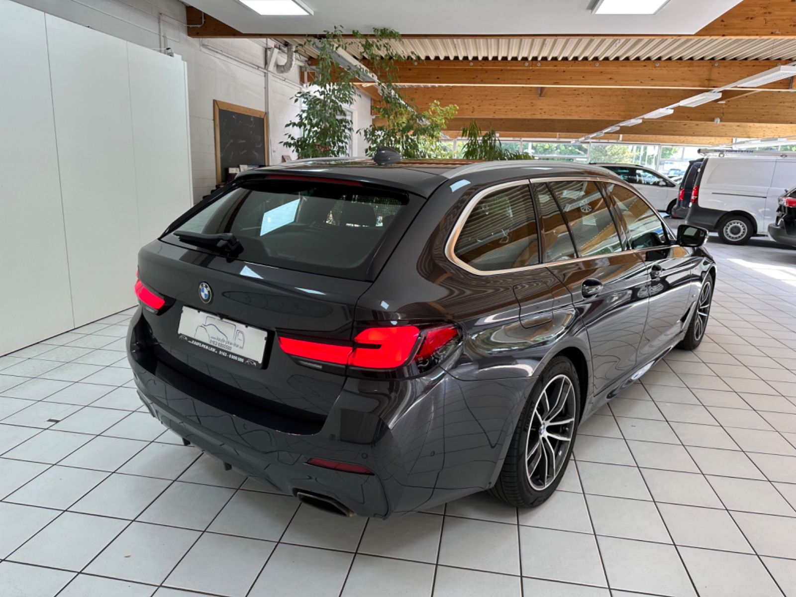 Fahrzeugabbildung BMW 530 d xDrive Touring  M Sport *Pano*Klima*Sport*