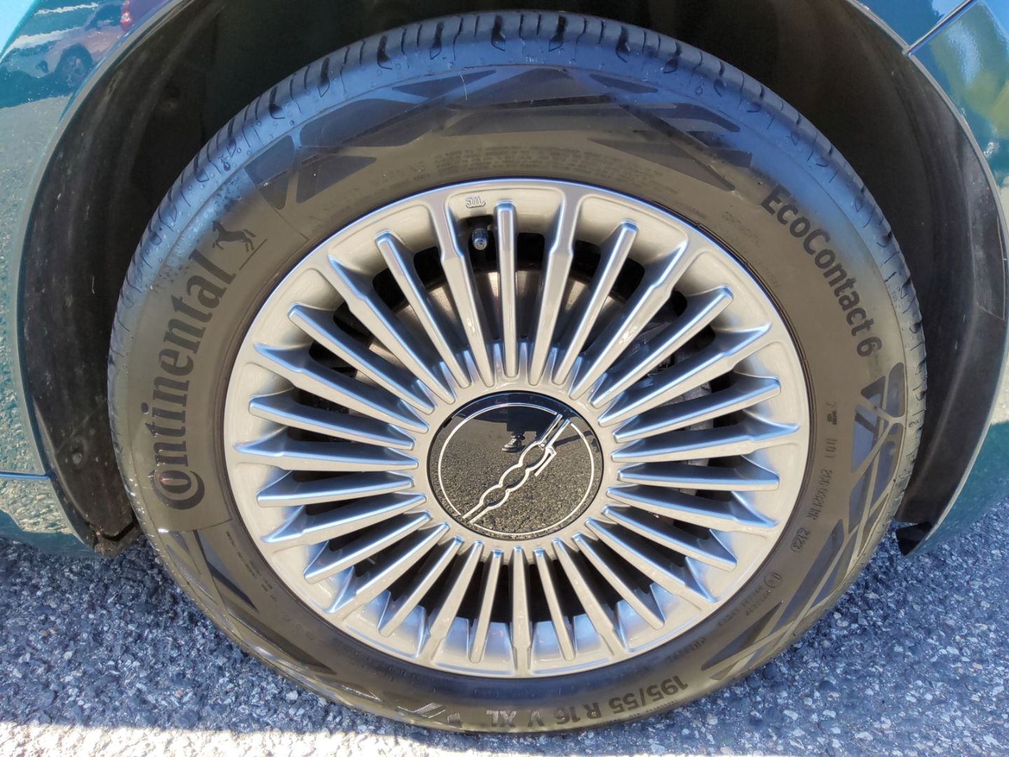 Fahrzeugabbildung Fiat 500e LED SHZ PDC DAB 360°DroneView Keyless CarPl