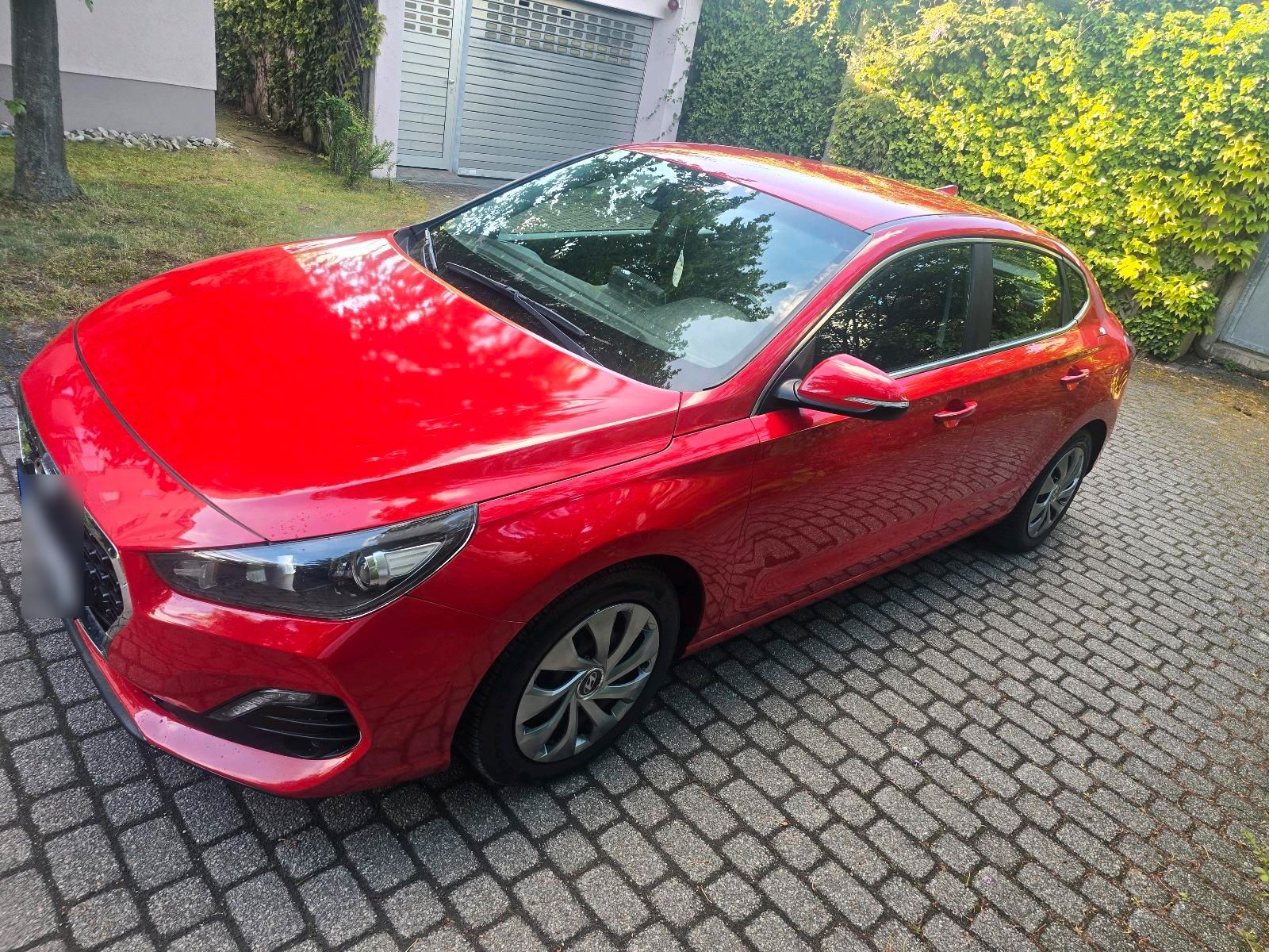 HYUNDAI i30