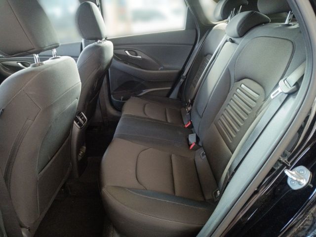 Fahrzeugabbildung Hyundai i30 FL 5-Türer (MY25) 1.0 T-GDI (100PS)  Advanta
