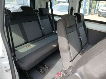 Peugeot e-Expert L2 (50kWh)