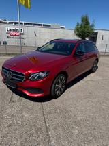 Mercedes-Benz E 300 de T 9G-Tronic Avantgarde - rote Mercedes-Benz E 300