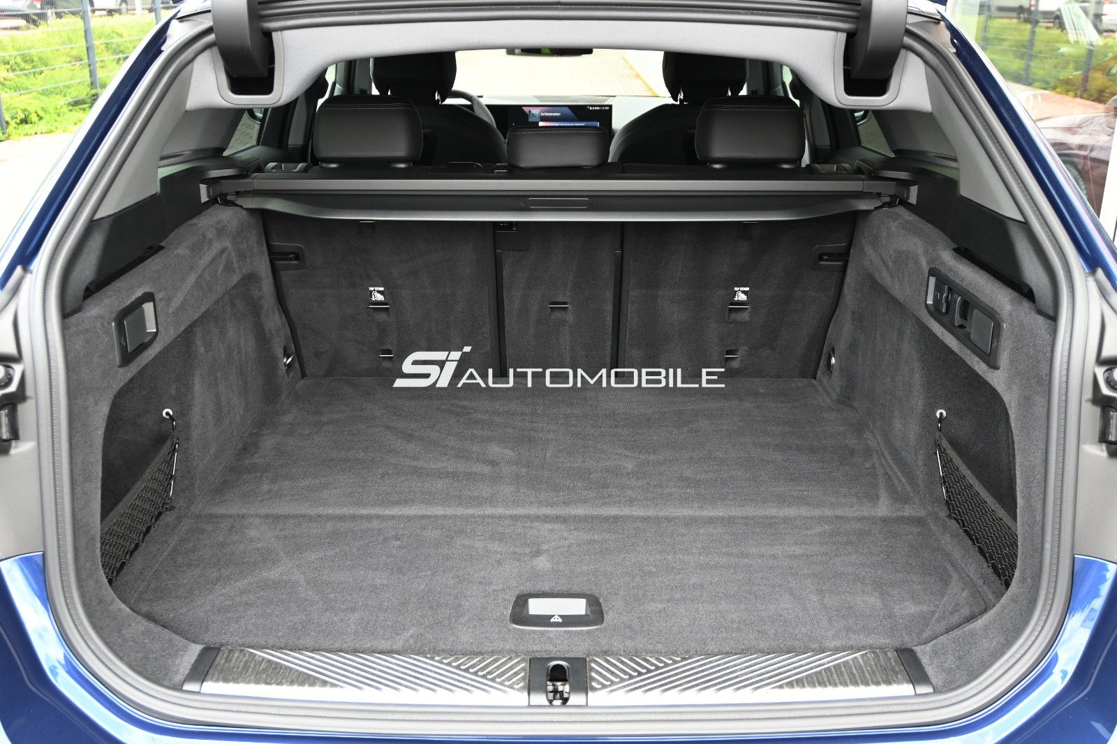 Fahrzeugabbildung BMW 520d xDr. Touring °ACC°AHK°B&W°STANDHEIZ°SITZBEL
